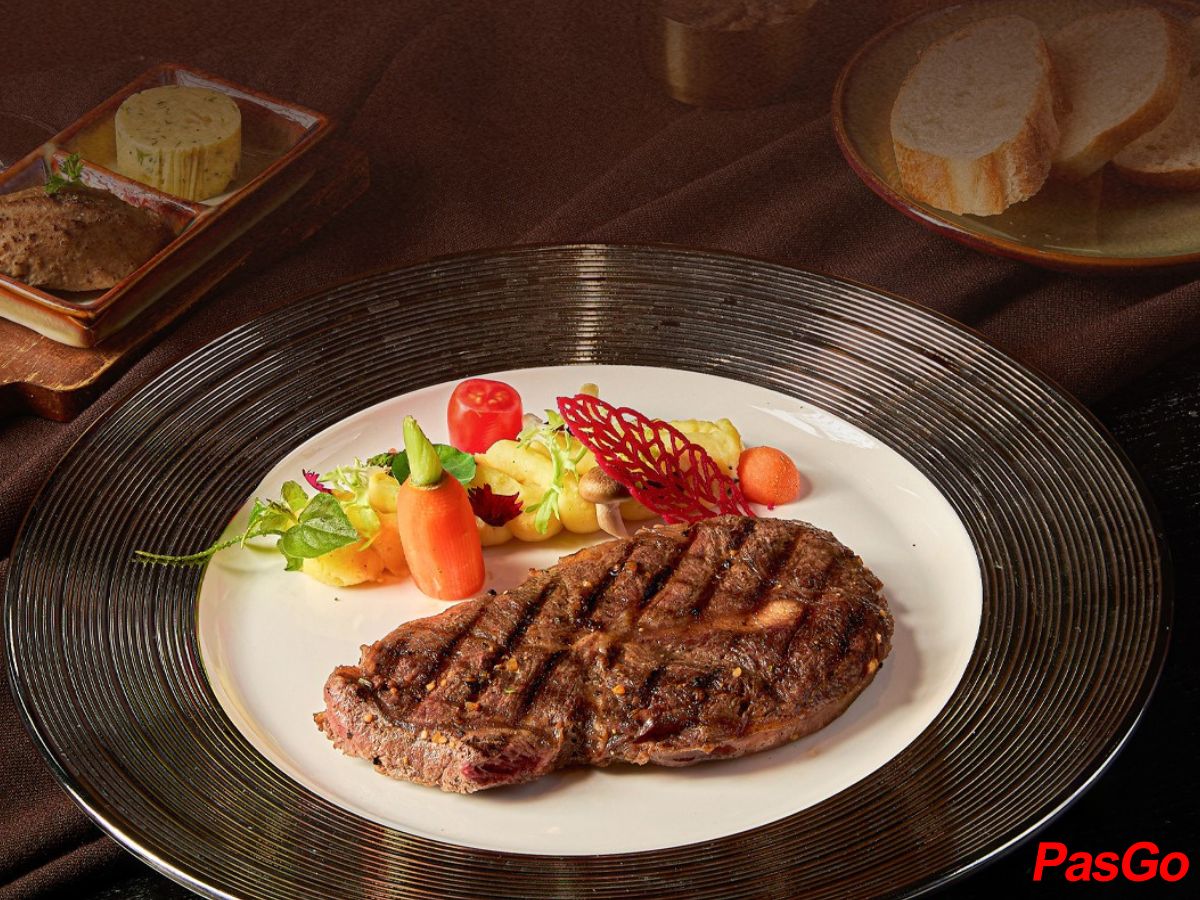 slide helios cafe & bistro 7