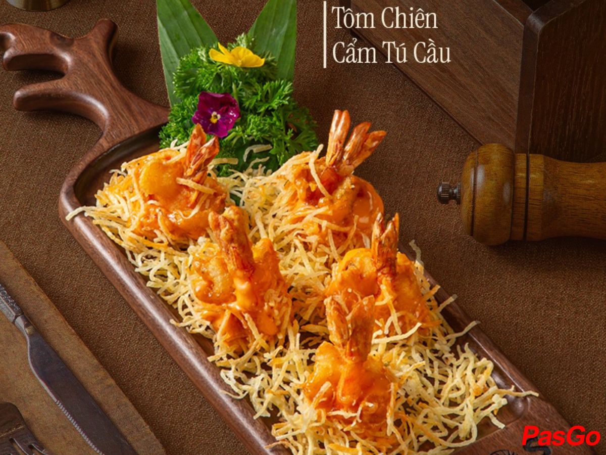 slide helios cafe & bistro 8