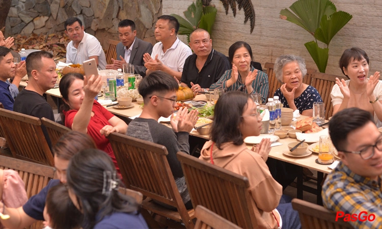 Hẻm quán Hoàng Cầu 12