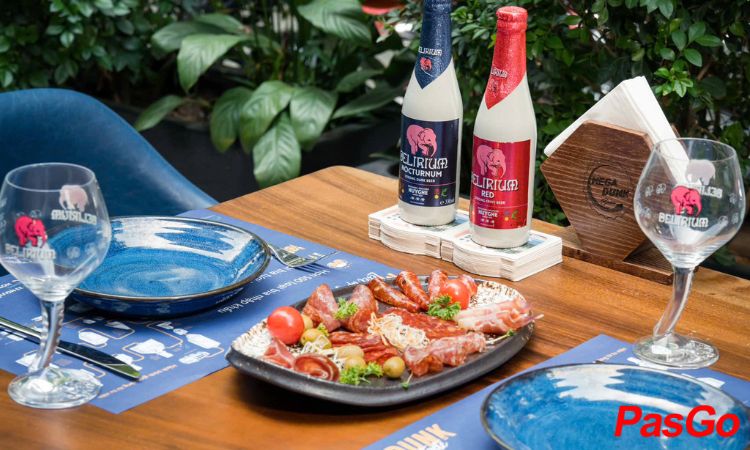 slide mega dunk bistro 2