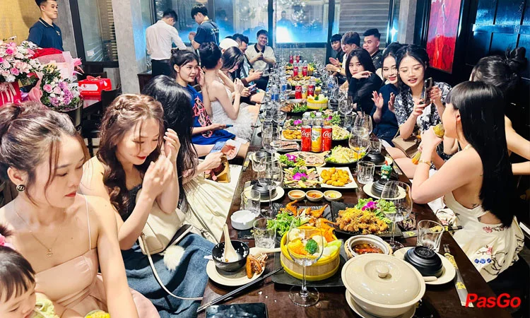 Slide Nhấp Môi Quán 10