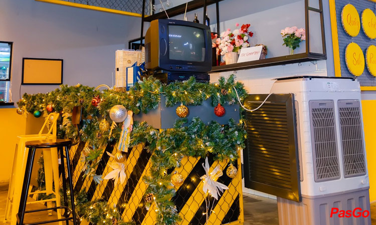 nha-hang-sik-dak-fook-an-duoc-phuc-vuon-bia-san-thuong-11