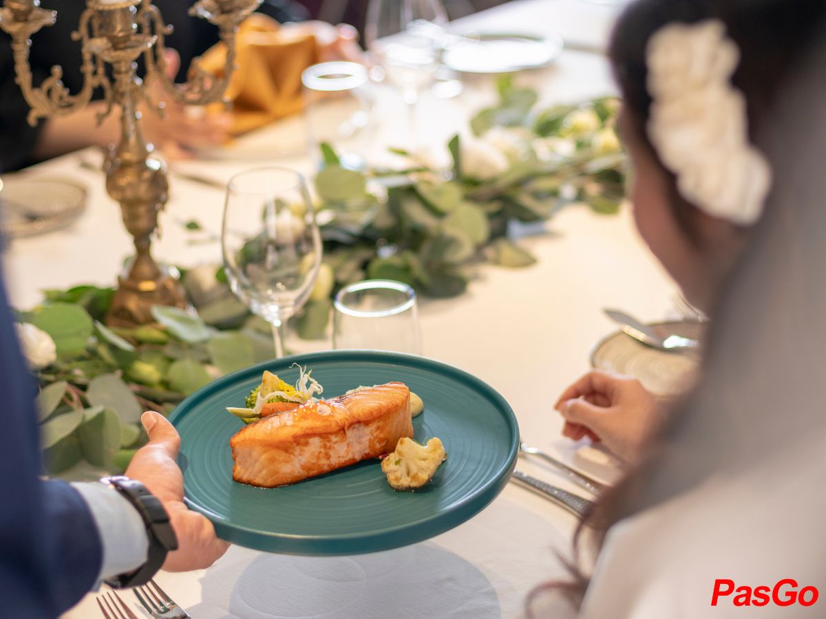 slide steahouse the fan 1