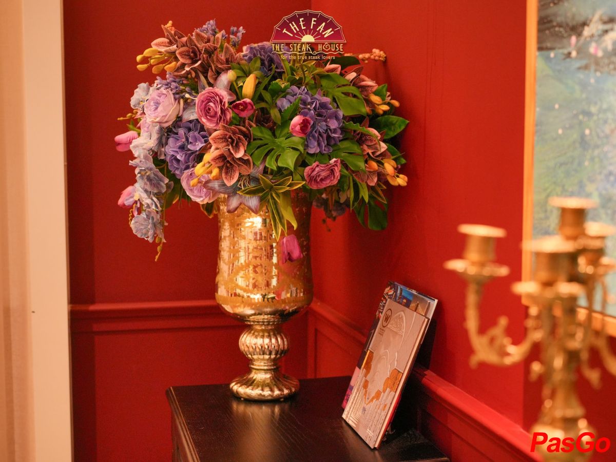 slide steahouse the fan 17