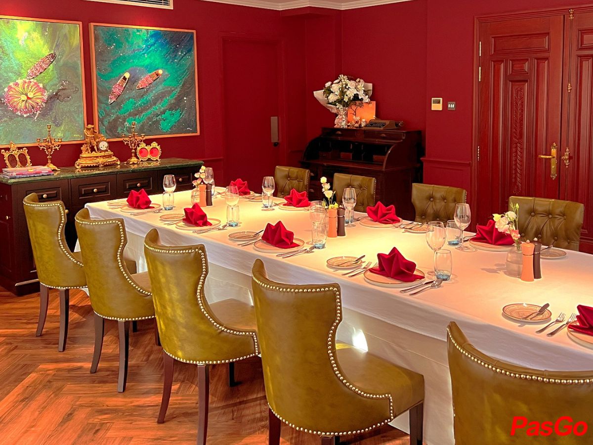 slide steahouse the fan 19