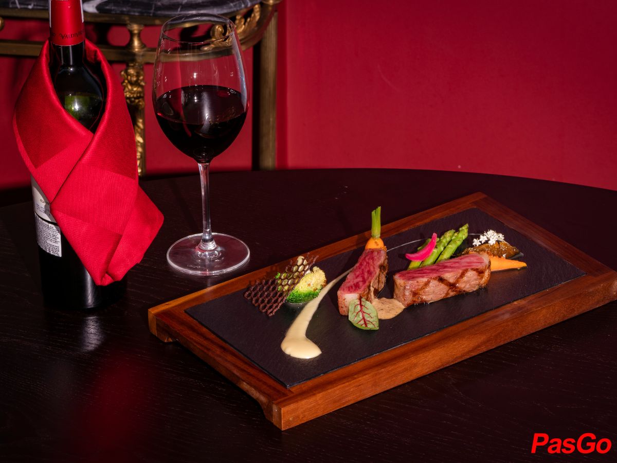 slide steahouse the fan 2