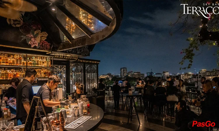 Slide Terraco Sky Bar 11