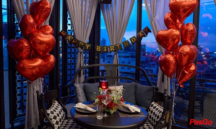 slide-The-Symphony-Restaurant-Cau-Go-10