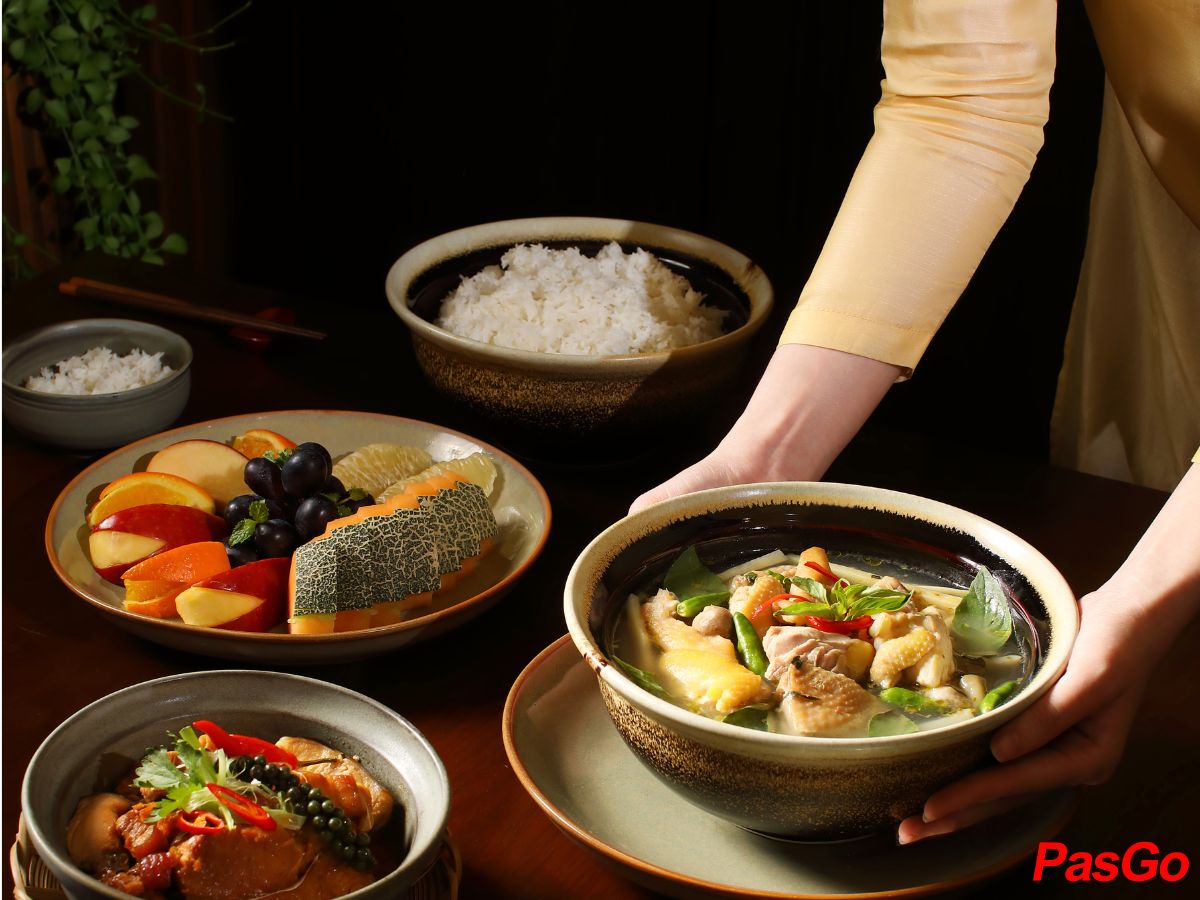 slide v-senses dining 8