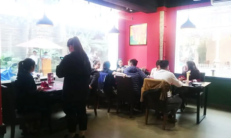 nha-hang-lavache-steak-slide-12