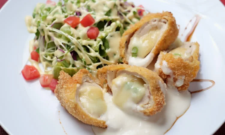 nha-hang-lavache-steak-slide-4