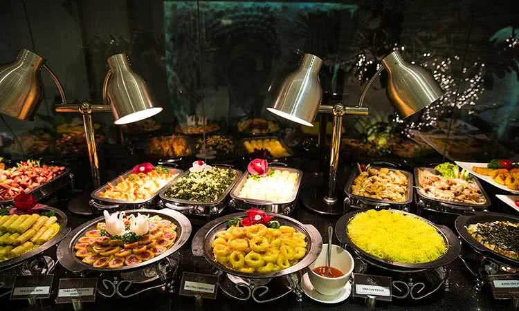 su-buffet-nguyen-du-giao-thoa-am-thuc-a-au-7