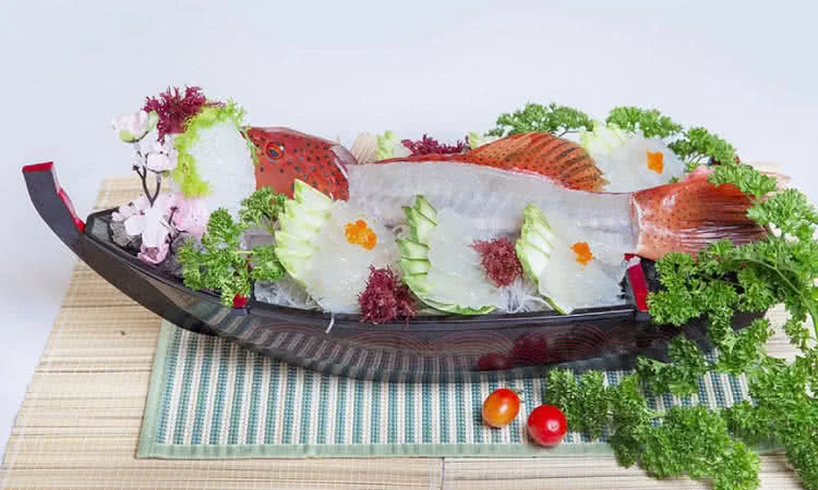 the-gioi-hai-san-244-pasteur-4