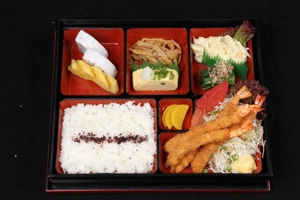 The-sushi-bar-le-thanh-ton-6