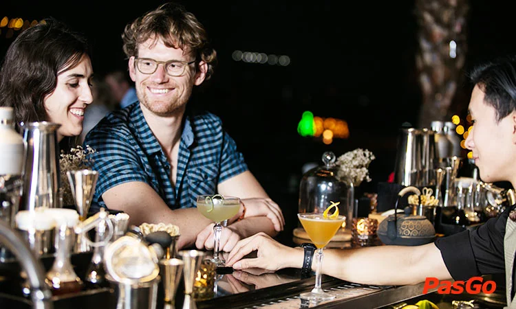 twilight-sky-bar-cau-go-11