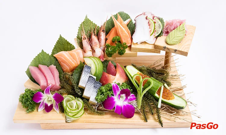 uchi-sushi-nguyen-hue-slide-2