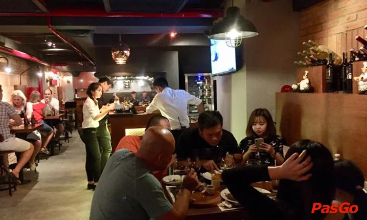 v-steak-station-bui-thi-xuan-11