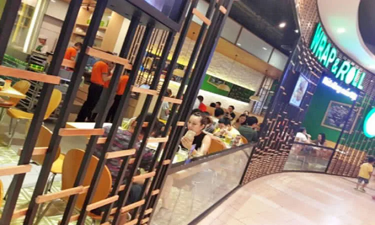 wrap-and-roll-aeon-mall-binh-tan-12
