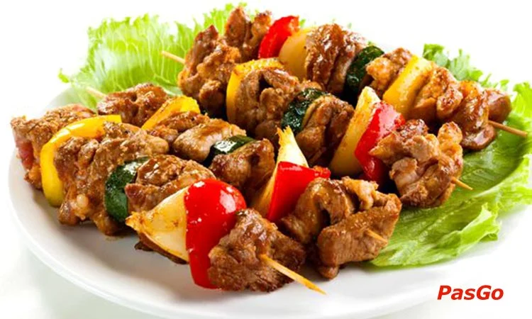 yolo-pub-and-cafe-pham-ngu-lao-slide-10