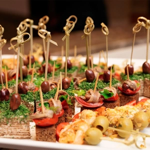 Buffet Dìn Ký – Cộng Hòa – Buffet Ngon Cho Người Việt