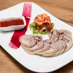 HOÀNG TRIỀU BEER CLUB – TẬN HƯỞNG PHONG CÁCH HOÀNG GIA