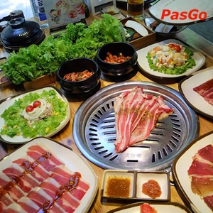 Nhà hàng GoGi House Saigon Superbowl 