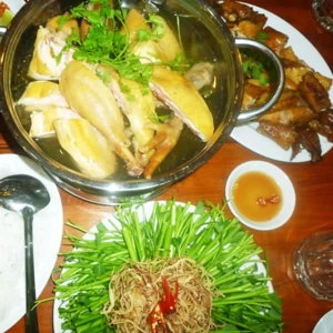 QUÁN ĂN GIA ĐÌNH BẢY NI – ĐẬM ĐÀ BẢN SẮC TRÀ VINH
