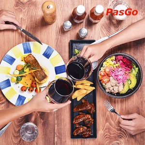 The First Kitchen & Bar Cách Mạng Tháng 8