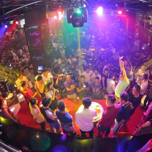 Thế Giới Bia Chiến Hữu – Sôi Động Cùng Âm Nhạc, Ẩm Thực