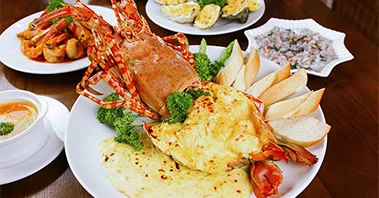 Giá vé buffet hải sản tại Buffet Hải Sản Hải Đăng Vương là bao nhiêu?
