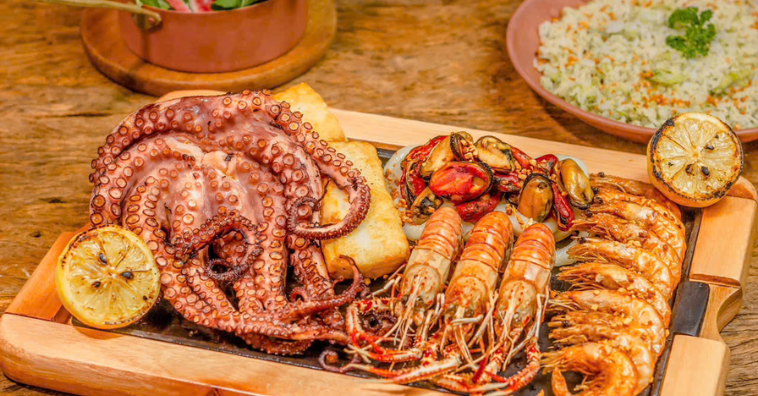 TOP 10+ Quán ăn ngon ở Dốc Lết nổi tiếng nhất định phải thử