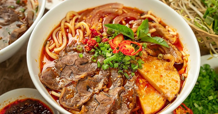 TOP các quán bún bò huế ngon ở Huế nổi tiếng cho du khách 2026