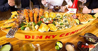 Ẩm thực hải sản RIVIA, một quán hải sản tại thành phố Hồ Chí Minh, có thực đơn đa dạng như thế nào?
