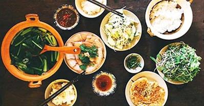 Top những quán ăn ẩm thực miền Trung ngon, nổi tiếng ở TpHCM