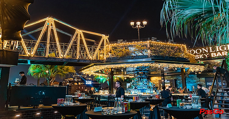 Top rooftop bar nổi tiếng mang không gian sang trọng tại Hà Nội