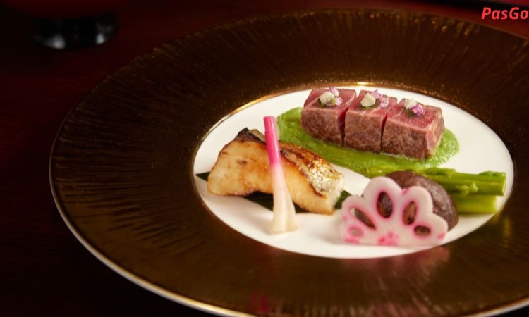 Tặng 1 trong 4 món6