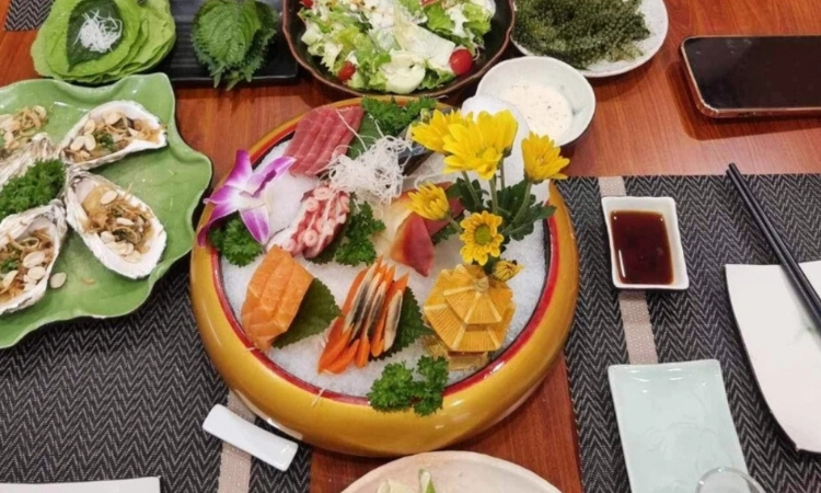 Suất Buffet Sushi & Sashimi T2-CN, Giá 399K9