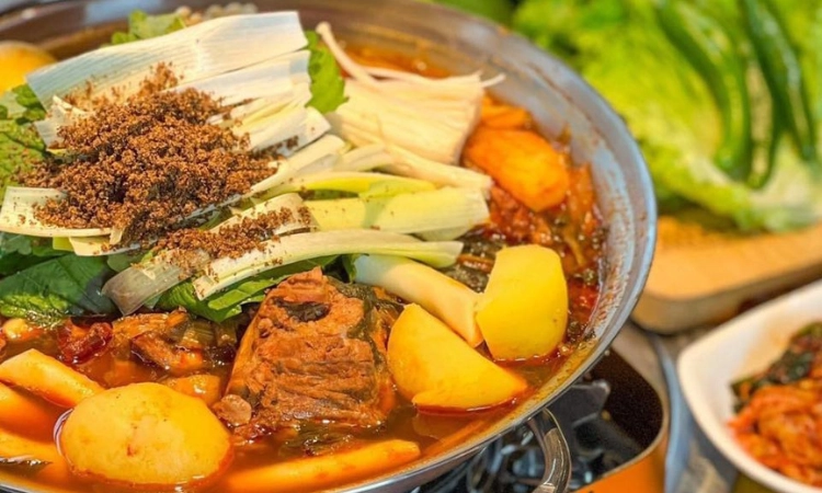 Canh Xương Khoai Tây Lớn, Giá 650K2