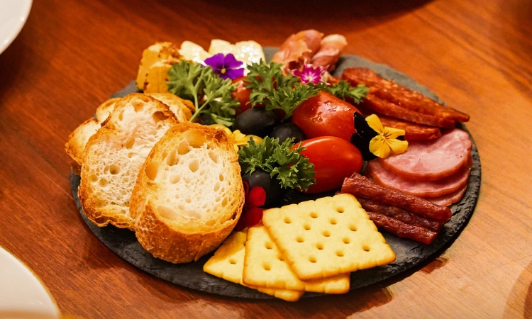 Suất Bufftet Á Âu T2-CN, Giá 649K4