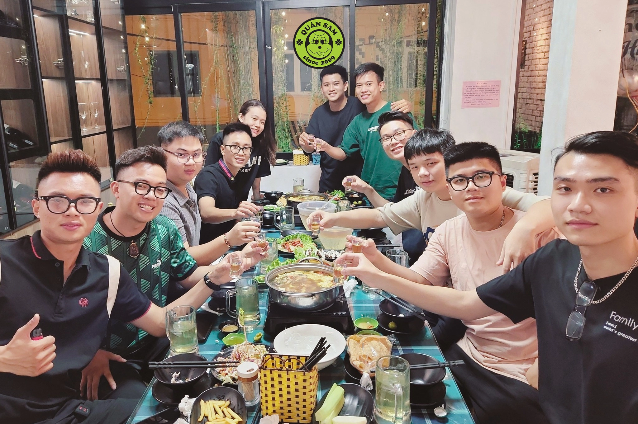 Tổ chức sinh nhật vào buổi tối - Set menu có cả Lẩu và Nướng1