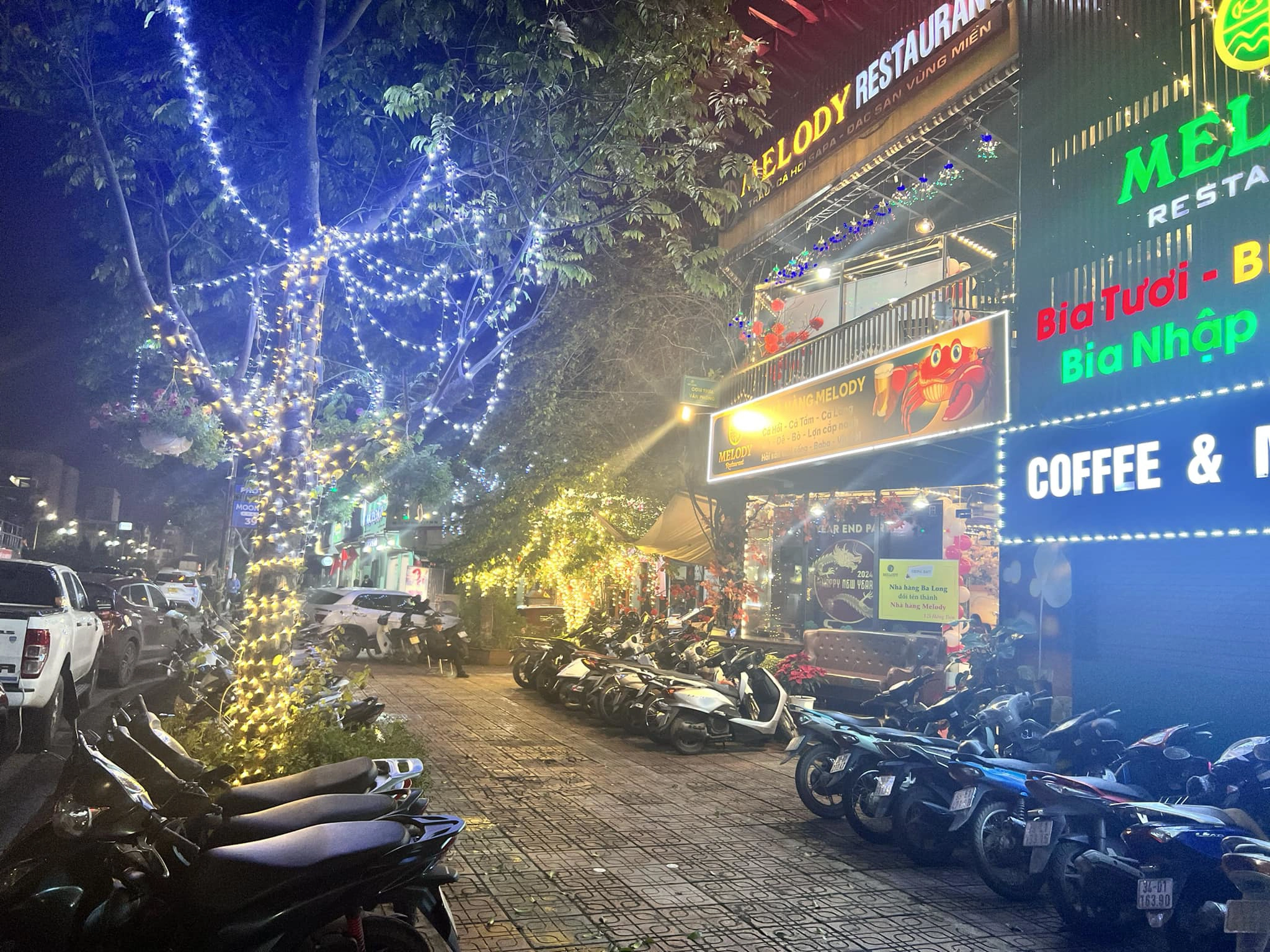 Gói tiệc sinh nhật có lẩu gà đen2