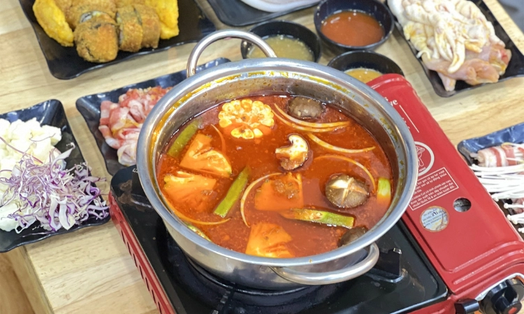 Suất Buffet Lẩu T2-CN, Giá 189K - 9 Buk Hoàng Quốc Việt1