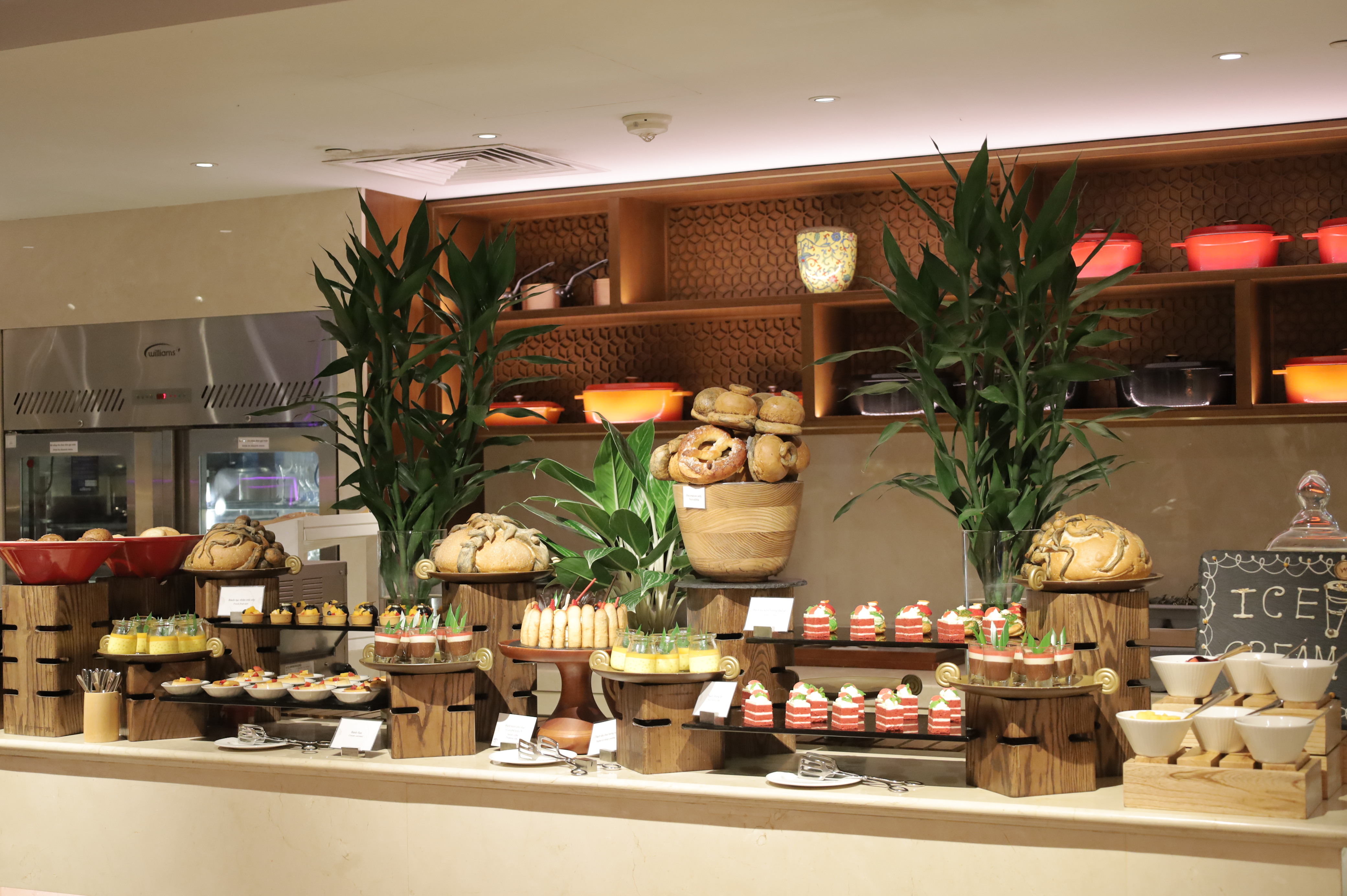 Friday International Buffet - Buffet Ẩm thực quốc tế tối thứ 6 6