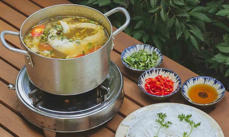 Set Lẩu Cá Bớp & Măng Chua, Giá 369K - Quán Bụi Garden Ngô Quang Huy1