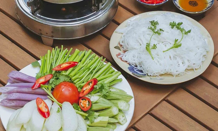 Set Lẩu Cá Bớp & Măng Chua, Giá 369K - Quán Bụi Lê Thánh Tôn2