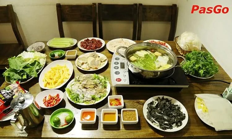 FREE rau nhúng và mỳ tôm