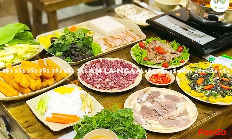 FREE rau nhúng và mỳ tôm