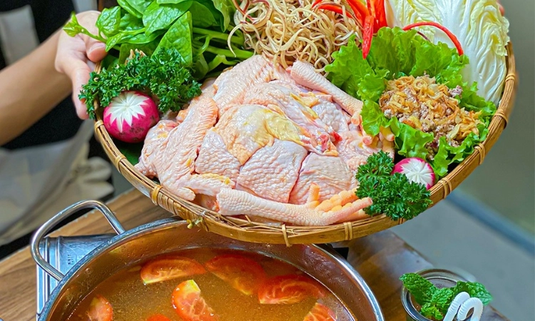 Set Lẩu Cua Đồng Gà Ri, Giá 495K - Bò Tơ Quán Mộc Nguyễn Thị Thập2