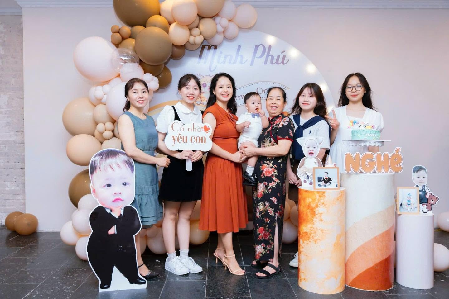 Giảm 10% tổng bill, Tặng hoa, bánh SN, trang trí, món ăn