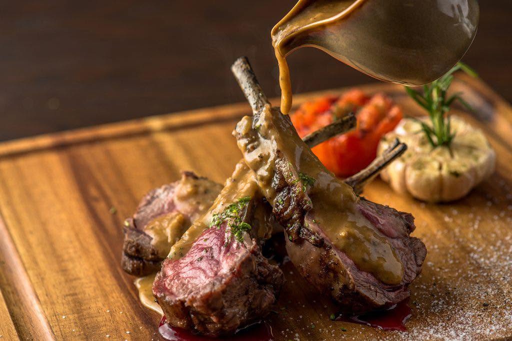 Giảm 30% Surf & Turf Dinner Set (2 người)